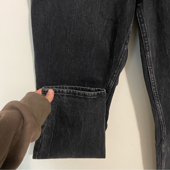Abercrombie and Fitch Black High Rise Mom Jean size 4 - Picture 4 of 10